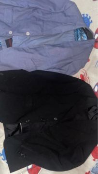 Dois ternos azul e preto