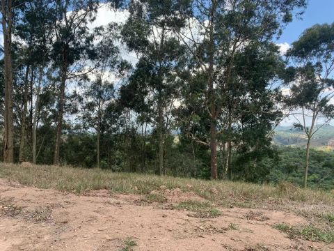 Terrenos de 600m² em Igaratá  Condomínio Fechado com Lazer e Natureza Preservada