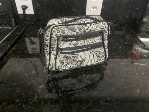 Lindas bolsas em couro 