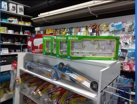 Vende-se estoque de loja de material de construção