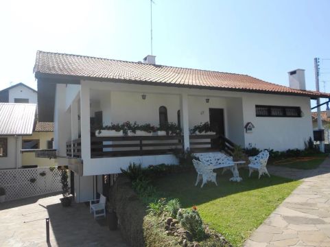 CASA RESIDENCIAL em Nova Petropolis - RS, centro