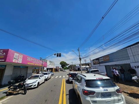 Casa Avenida Perimetral excelente localização contra esquina ruas T-39 e 250 mais 4 barrac