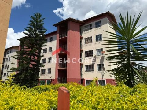 Apartamento em Rua Dois Mil Quatrocentos e Sessenta e Oito - Jardim Vitória - Belo Horizon