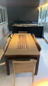 Apt Porto Brasil.  225 metros R$ 2.800.000,00