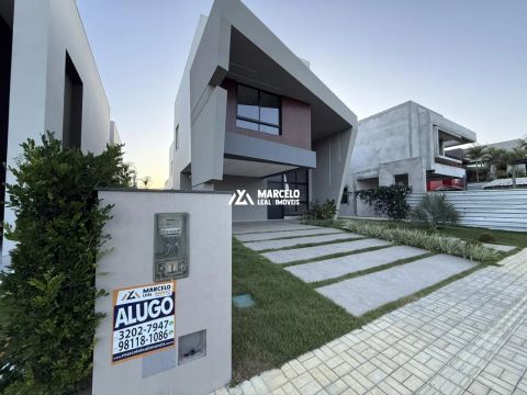Alugo mansão de 4 suítes planejadas nova (1º locação) + SPA dentro do Condominio