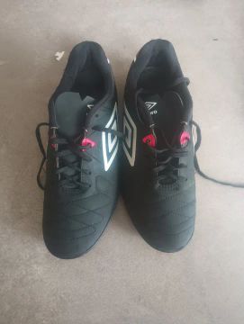 Chuteira Umbro Attak 40