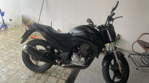 CB 300
