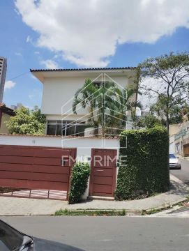 Vila Madalena 3 suítes, quintal, Aceita Permuta.