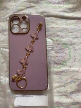 Capinha iPhone 14 Pro Max com Pingente de Borboleta