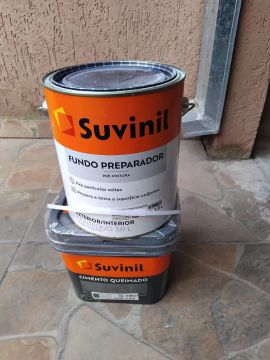 Cimento queimado 5 kg e fundo preparador 3,6 L cor cinza tunel