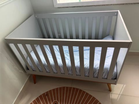 Berço de Bebê Colchão e Trocador