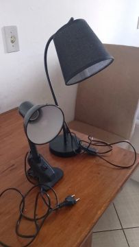 2 Lâmpadas de Mesa - Ideal para Estudo e Ambiente