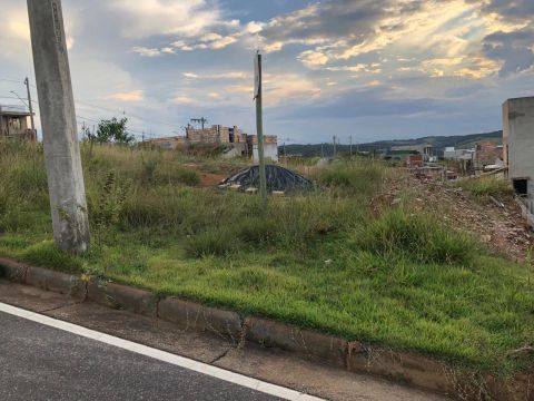 Terreno em ótima localização no bairro Bela Vista- Congonhas-MG