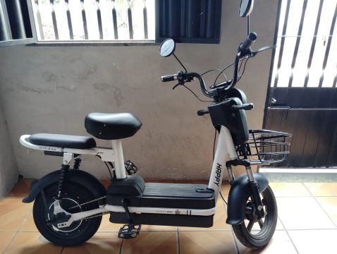 Moto elétrica 4.200 parcelo no cartão pra vender logo