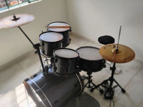 Vende-se  bateria RMV