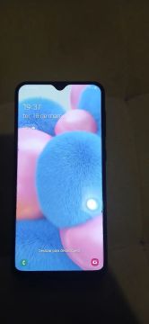 Celular Samsung semi novo