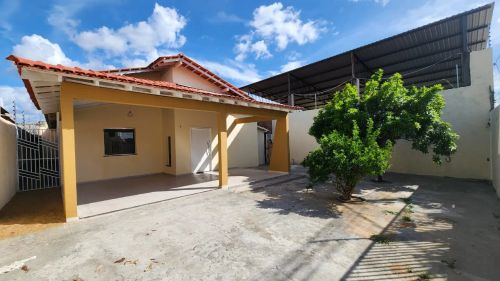 Casa para venda possui 174 metros quadrados com 3 quartos em Centenário - Boa Vista - Rora