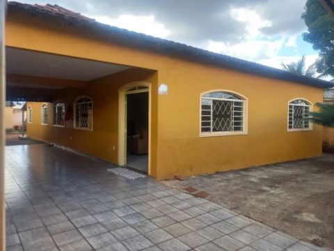 Excelente oportunidade!!! Vendo uma das melhores casas de Planaltina
