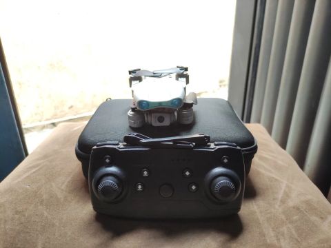 Drone com controle remoto
