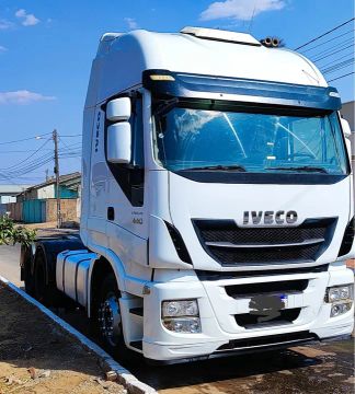 Caminhão Iveco 2014 Stralis Hi Way 440 6x2