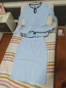 Conjuntinho azul com saia e blusa