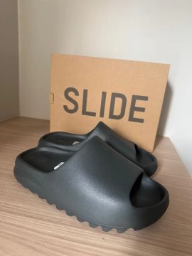 Slide Yeezy - preto