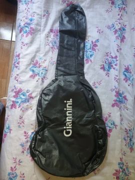 Capa de violão Giannini.