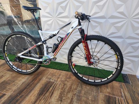 Specialized Full Epic Original Aro 29