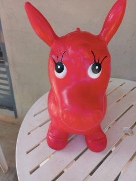 Cavalo de Brinquedo Inflável Vermelho