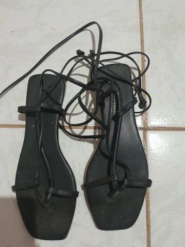 Sandálias de Amarrar Preta