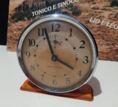 Relógio Despertador a corda Westclox Antigo ferro 