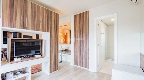 Apartamento estilo Loft/Studio no Parigi, DESOCUPADO, no  bairro  Três Figueiras - Porto A