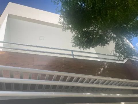 Casa Nova para Aluguel - 2 Quartos (1 Suíte) | 94m² | Localização Nobre