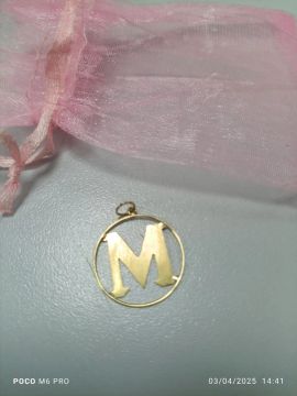 Pingente Letra M em Ouro 18k