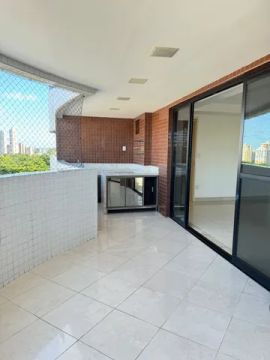 Viva com Estilo: Apartamento Amplo de 225m²