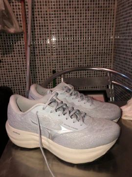 Tênis Mizuno Wave Skyrise 4