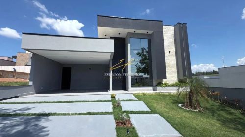Casa Térrea com 3 Suítes, sendo 1 Master com Closet, Escritório, Piscina em Indaiatuba/SP