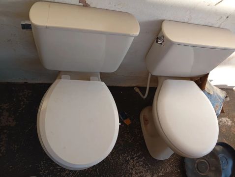 2 Vasos Sanitários em ótimo estado