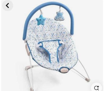 Vendo cadeirinha de descanso de bebê vibra e toca música 