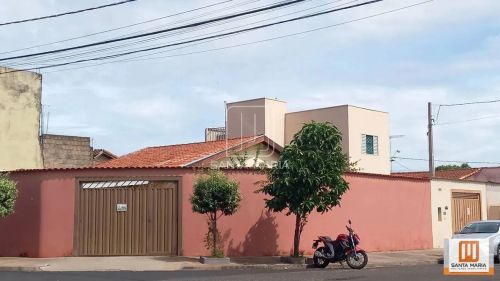 Casa (térrea na rua) 2 dormitórios