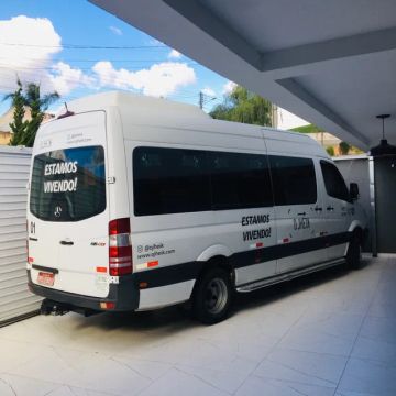 Locação de van para até 21 passageiros 