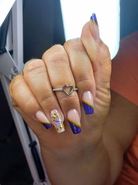 Alongamento de unhas