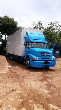 Caminhão Baú Mercedes-Benz 1620 2003- *