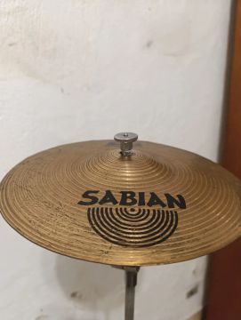 Sabian B8 Splash de 10 polegadas, em bom estado, sem amassado ou fissura, e som incrível!