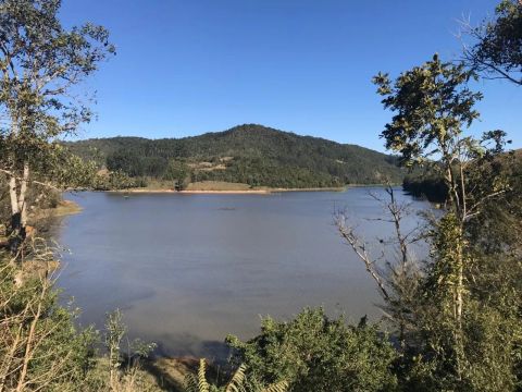 Sítio com vista espetacular para o lago