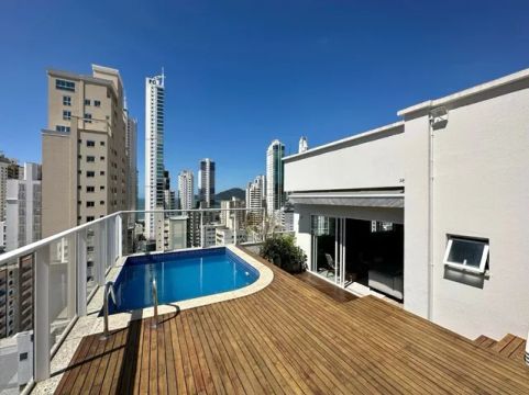 Cobertura duplex com vista mar 