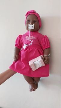 BONECA XUPETUCA ABRE E FECHA OLHOS