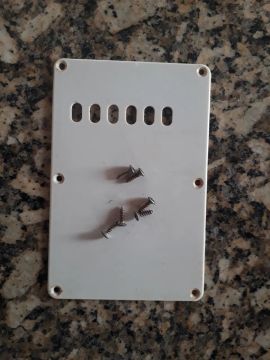 Tampa trazeira strato 