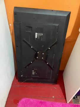 Tv LcD  42 polegadas 