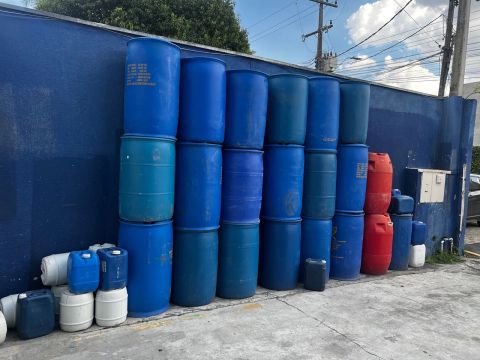 Tambores de plástico azul - 200 litros